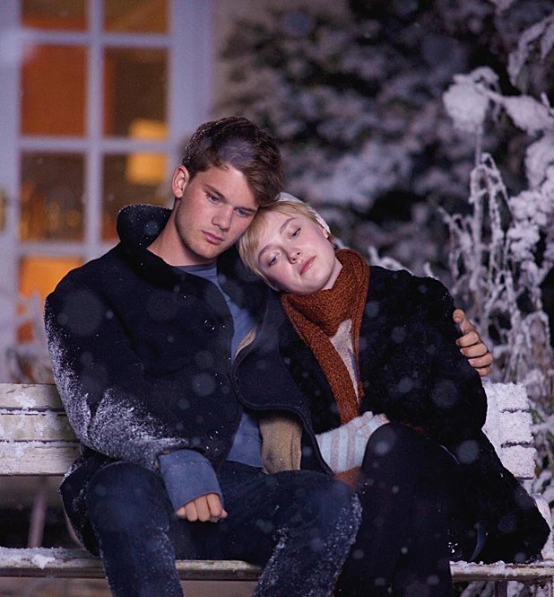 Jeremy Irvine and Dakota Fanning in Now Is Good