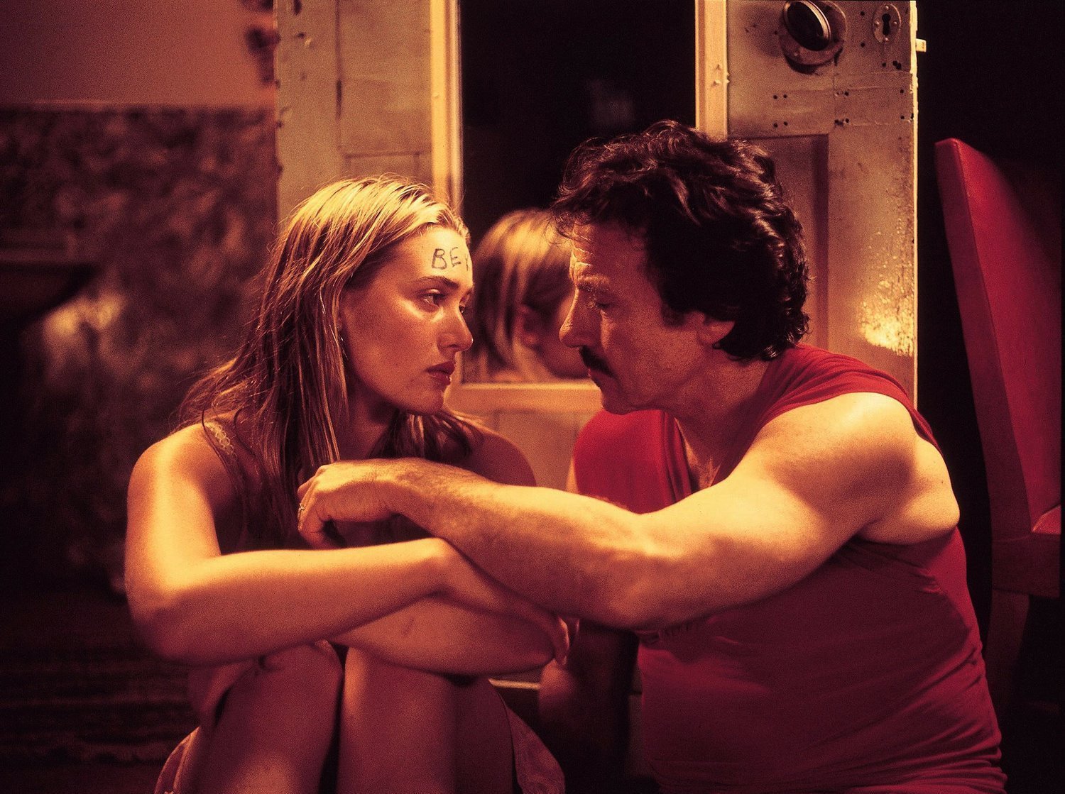 Kate Winslet and Harvey Keitel in Holy Smoke