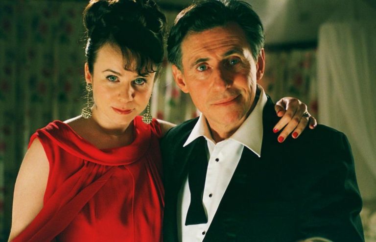 Emily Watson and Gabriel Byrne in Wah-Wah