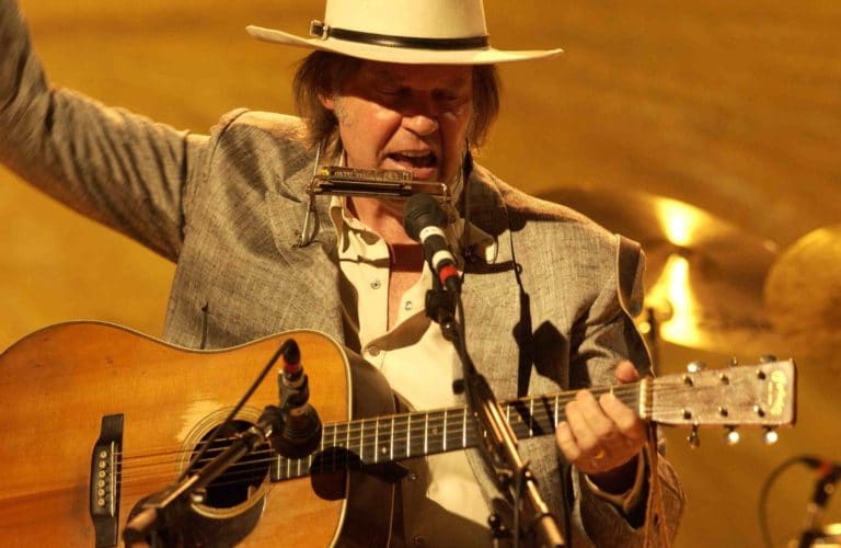 Neil Young on stage in Jonathan Demme's Heart of Gold