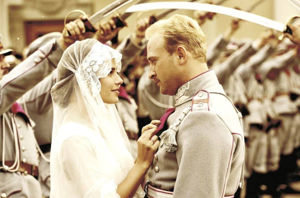 Natasza Urbanska and Borys Szyc in Battle of Warsaw