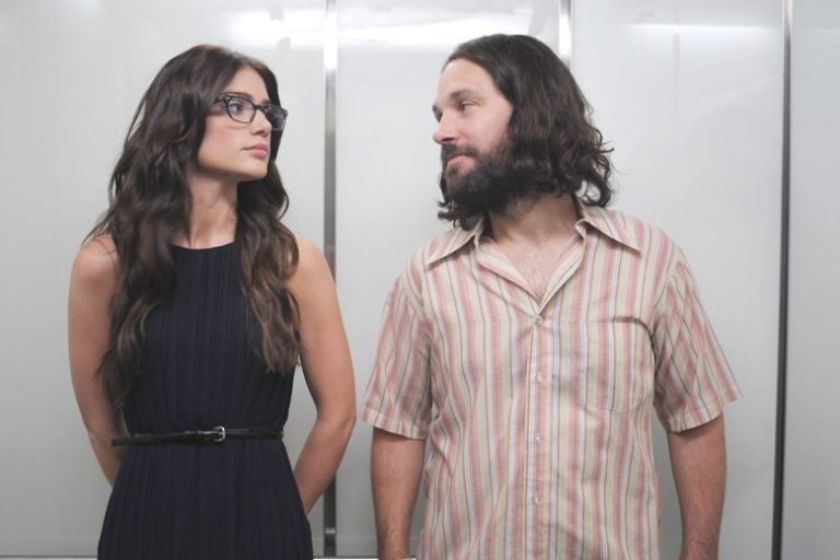 Janet Montgomery and Paul Rudd in Our Idiot Brother