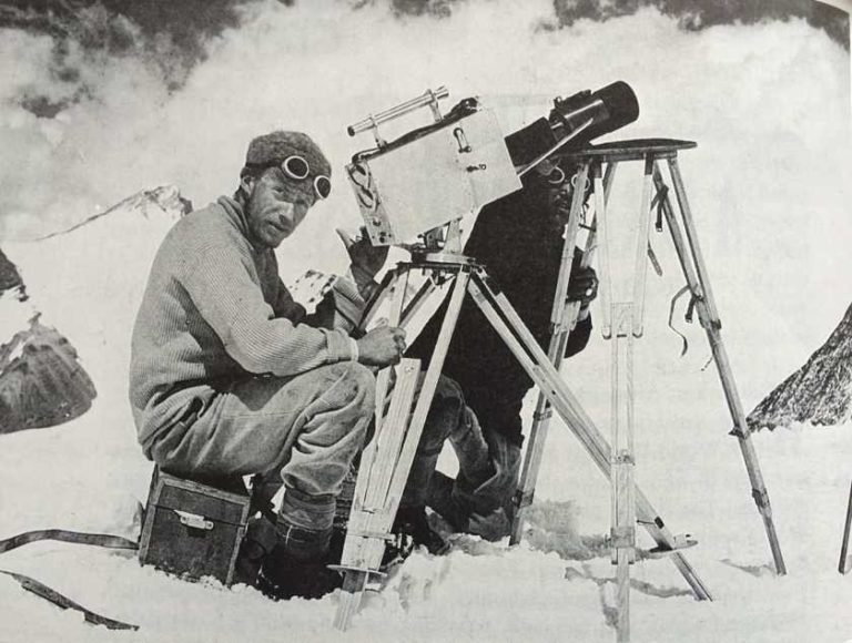 JBL Noel shooting The Epic of Everest