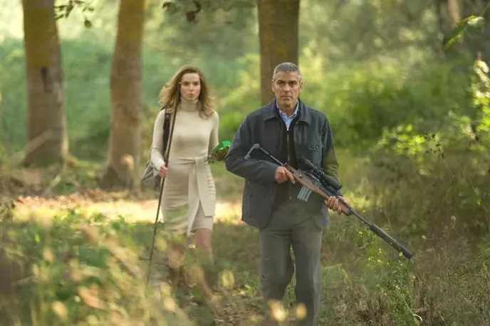Thekla Reuten and George Clooney in The American