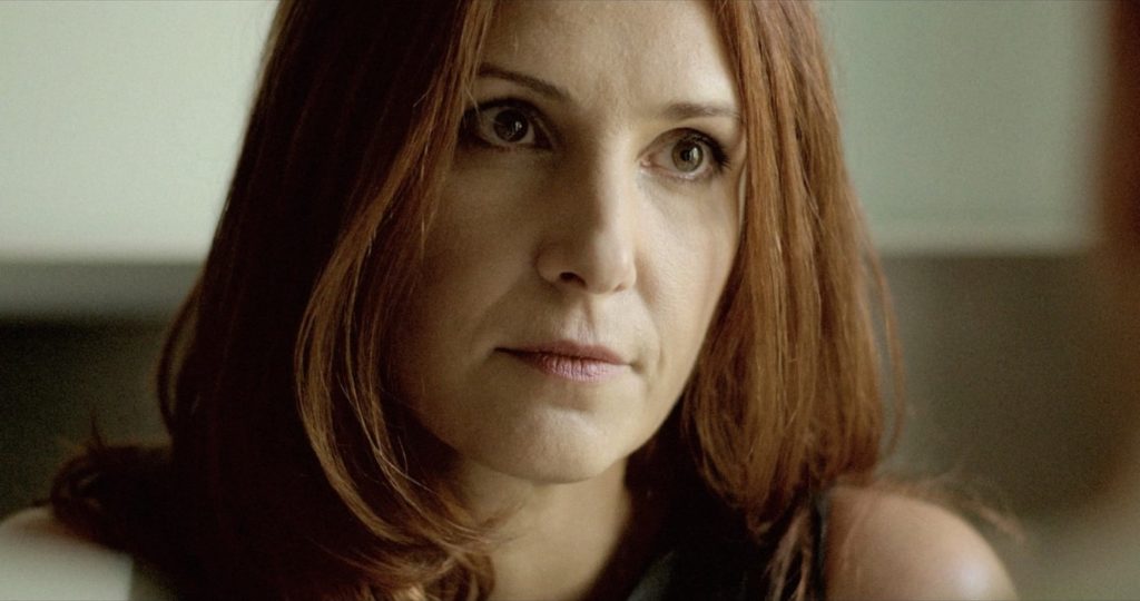 Margita Gosheva as Julia