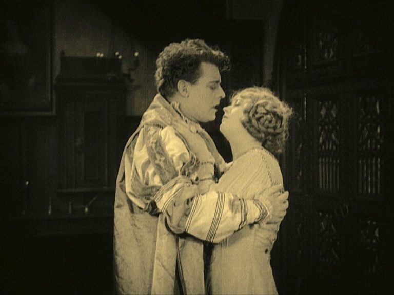 Forrest Stanley and Marion Davies in a clinch