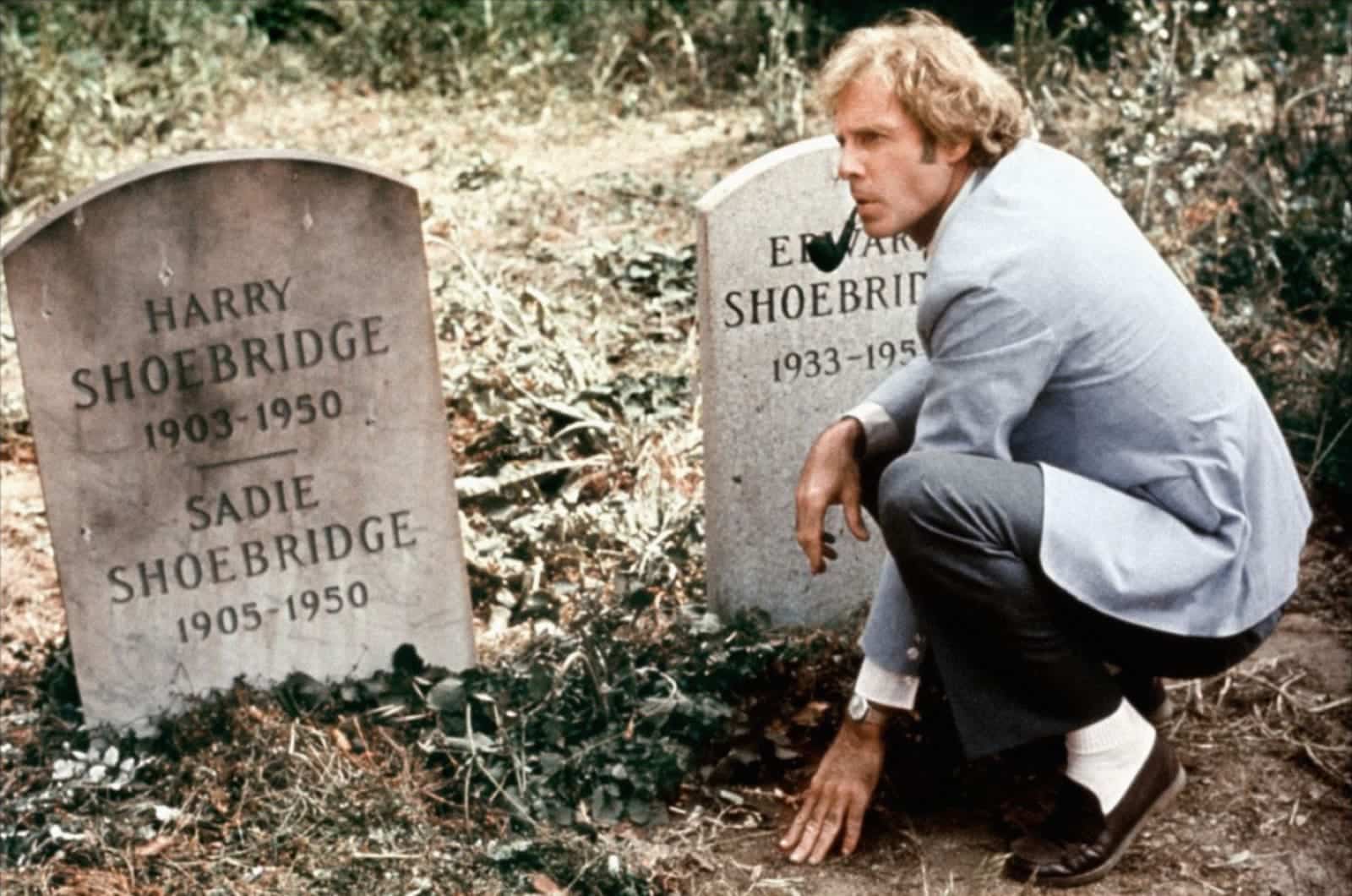 Bruce Dern at a graveside