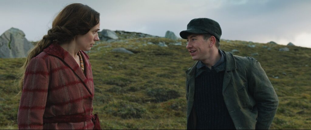 Siobhán (Kerry Condon) and Dominic (Barry Keoghan)