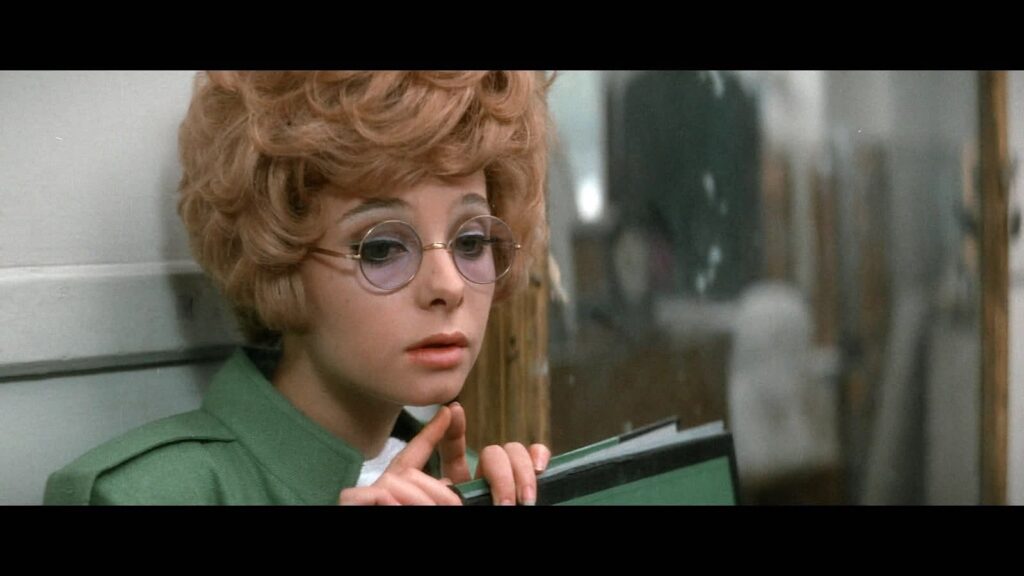 Geneviève Waïte as Joanna