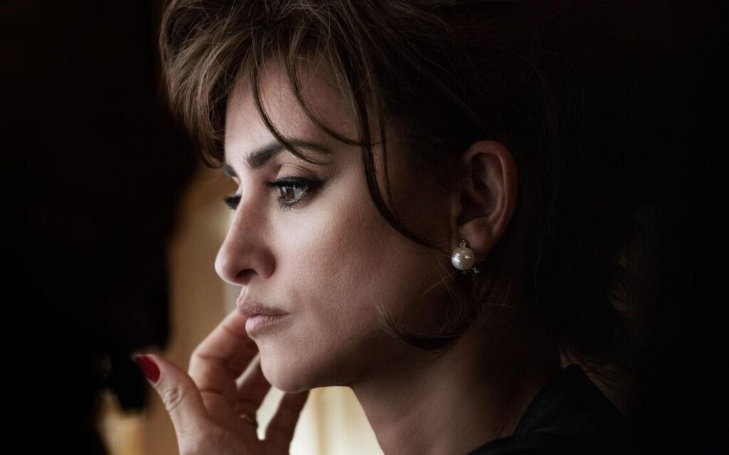 Penélope Cruz as Clara