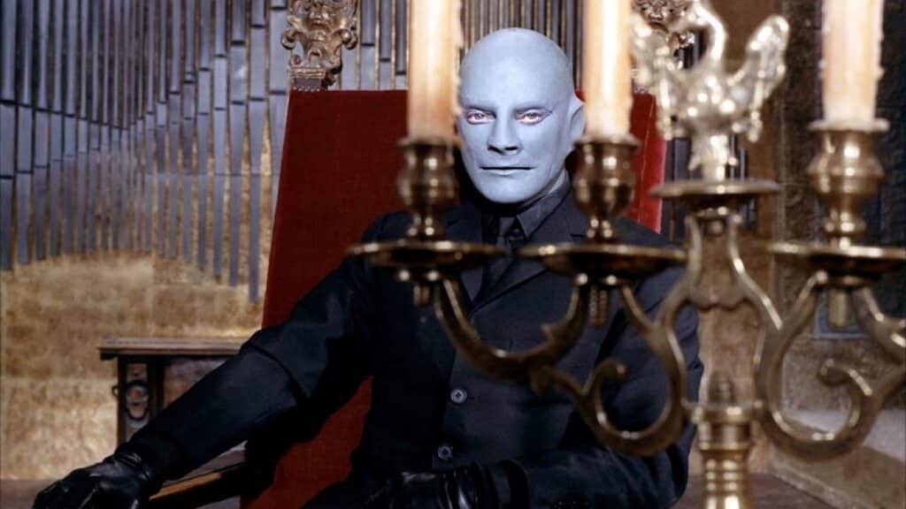 Fantômas in blue make up