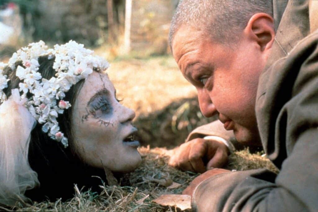 The mayor's daughter's disembodied head talks to Gnaghi