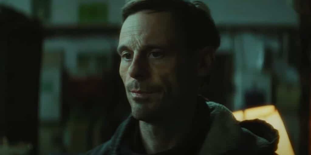 Scoot McNairy as Cliff