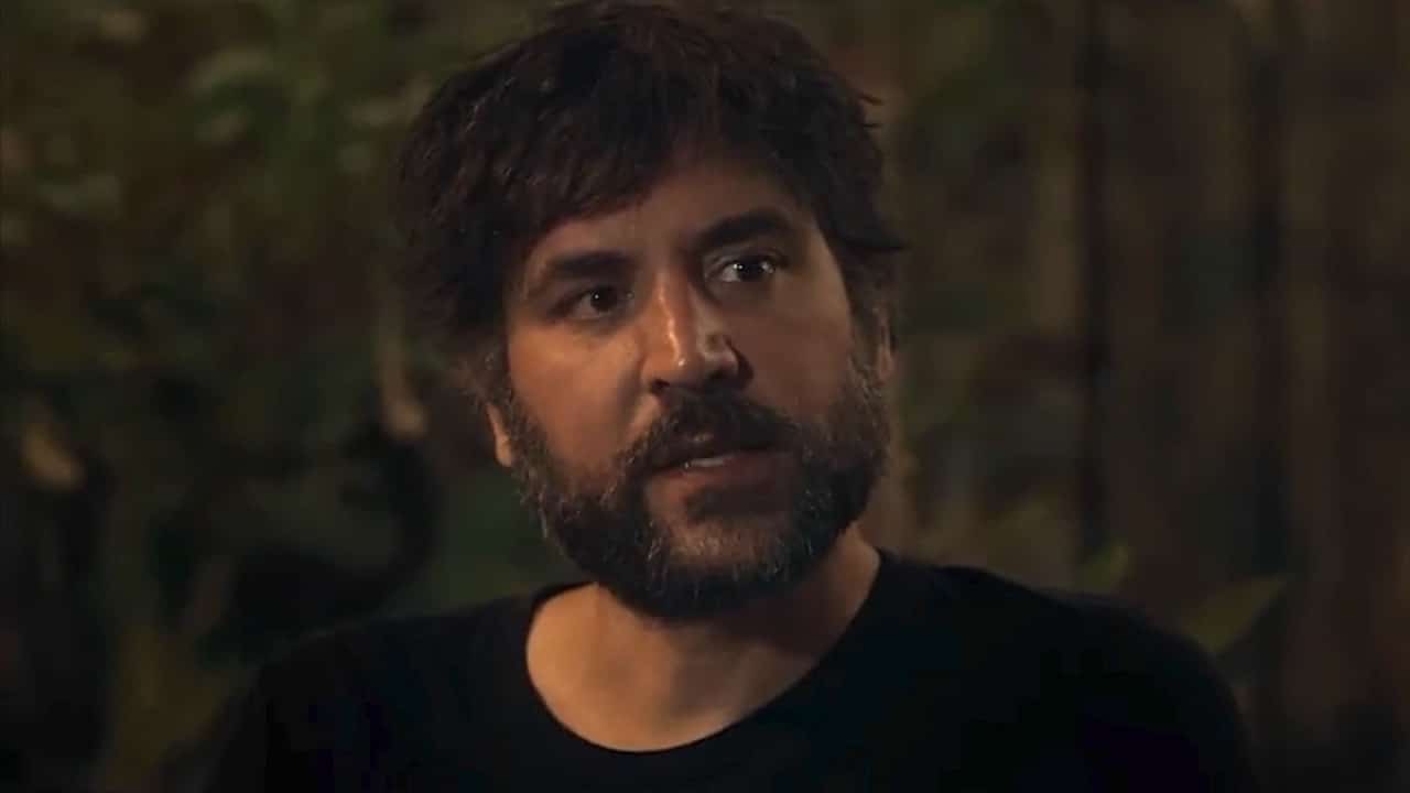 Graham (Josh Radnor) close up