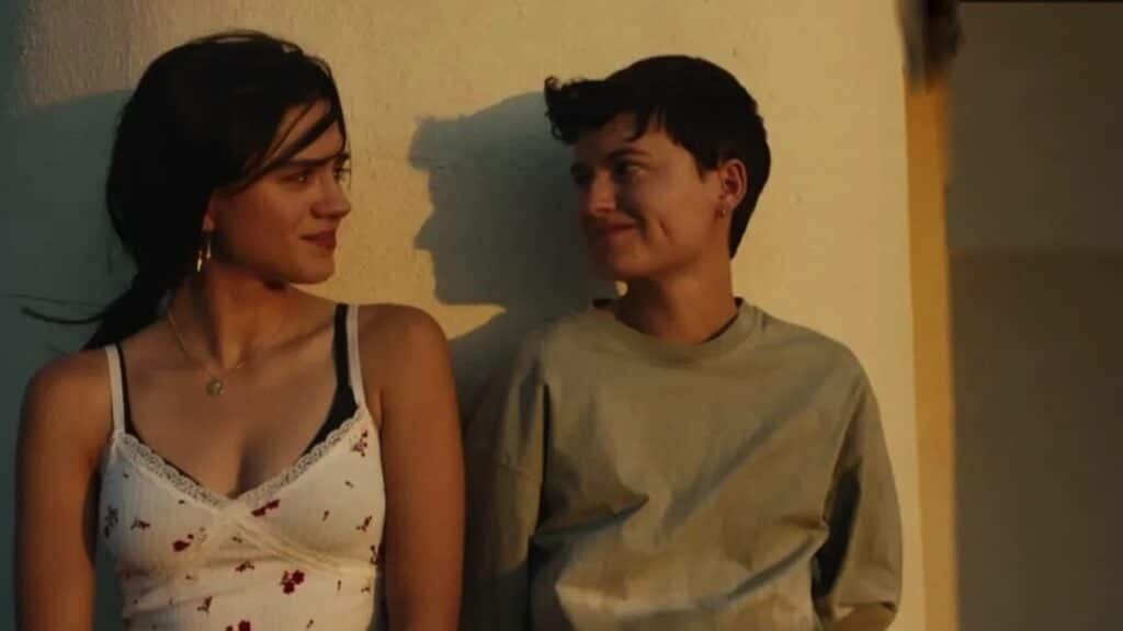 Sasha Calle and Lio Mehiel as older Eva and Violetta