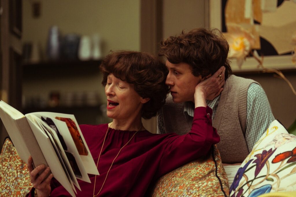 Mother (Tilda Swinton) and Son (George MacKay)