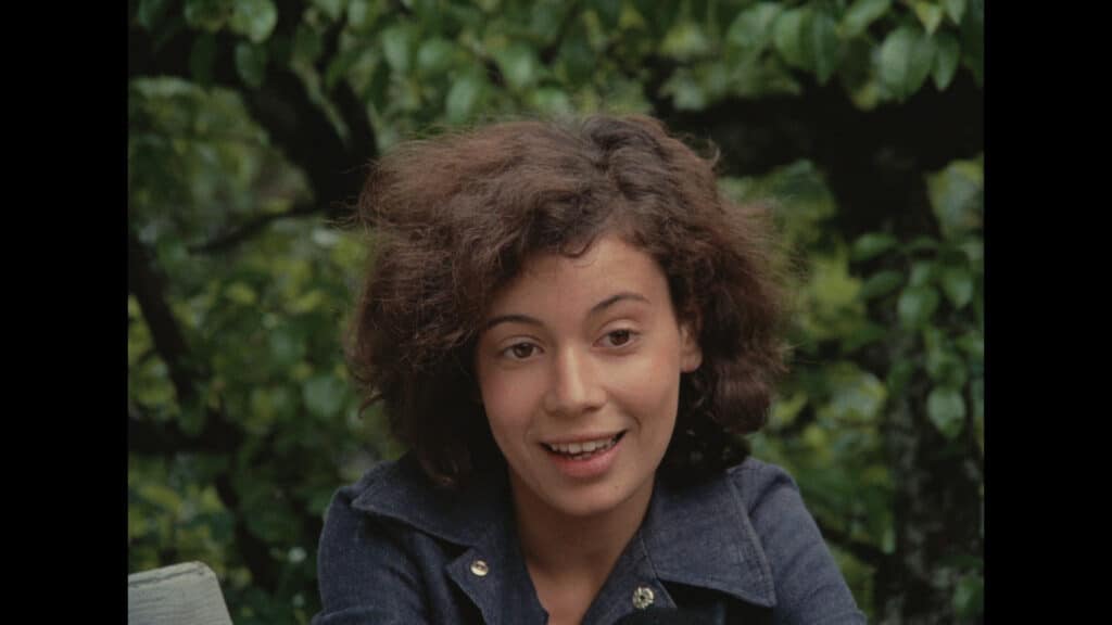 Béatrice Romand as Laura