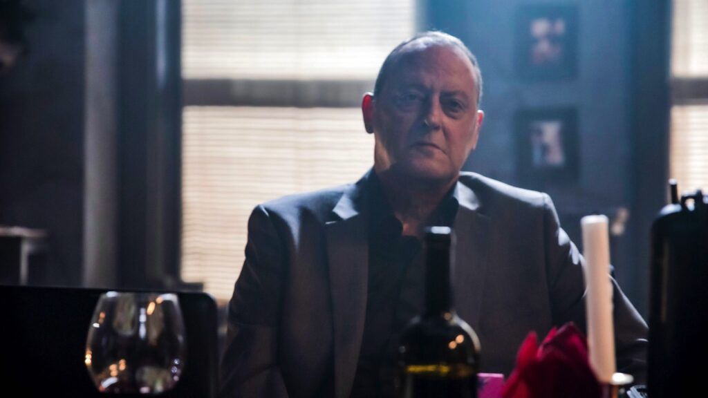Jean Reno as Victor Dubois