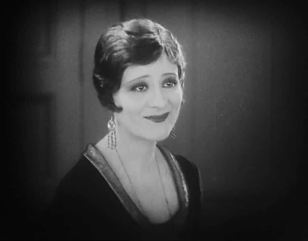 Irene Rich as Mrs Erlynne