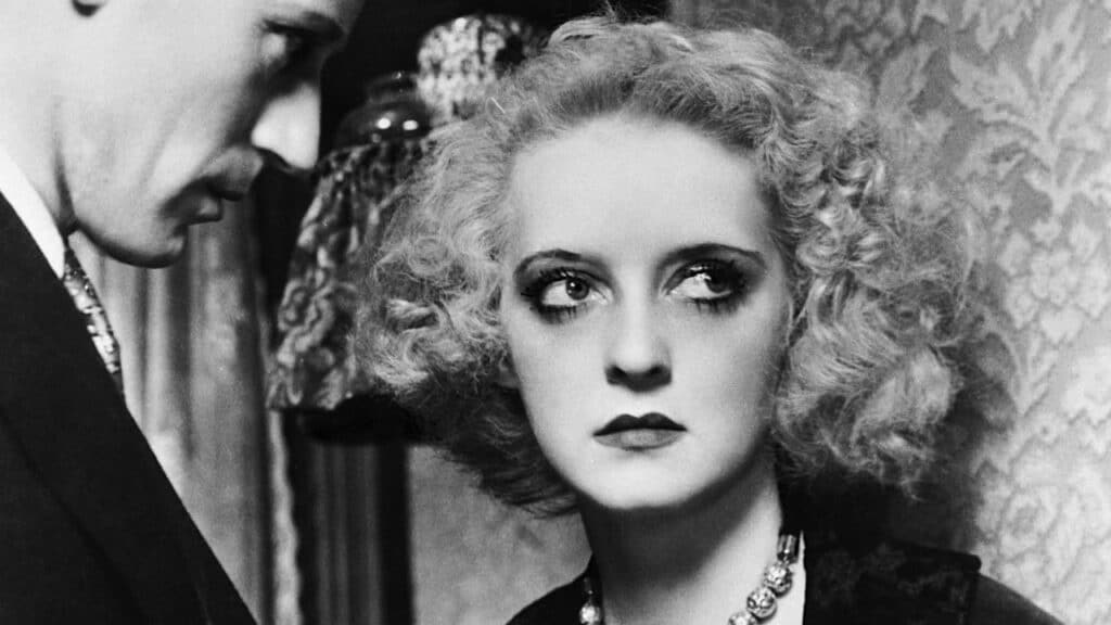 Mildred (Bette Davis)