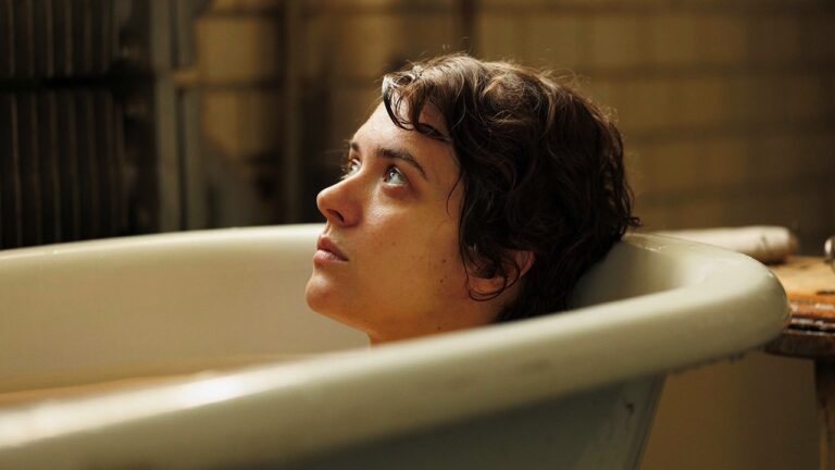 Hilde in the bath