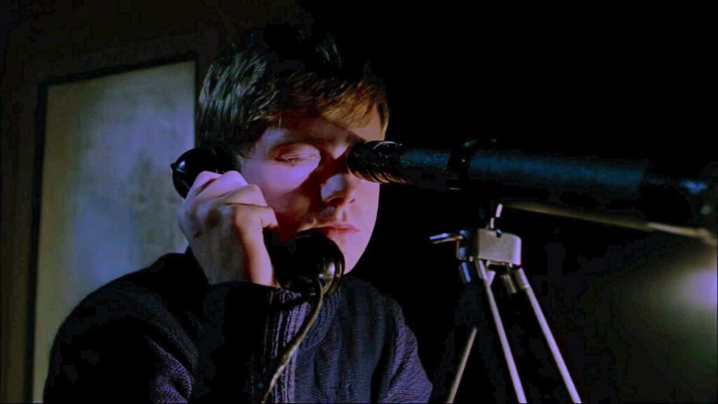 The teenage peeping tom in Dekalog Six