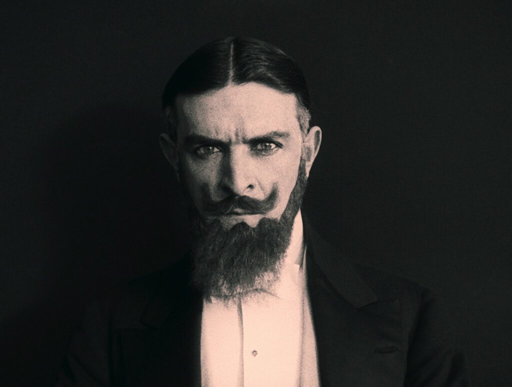 René Navarre as the disguised Fantômas