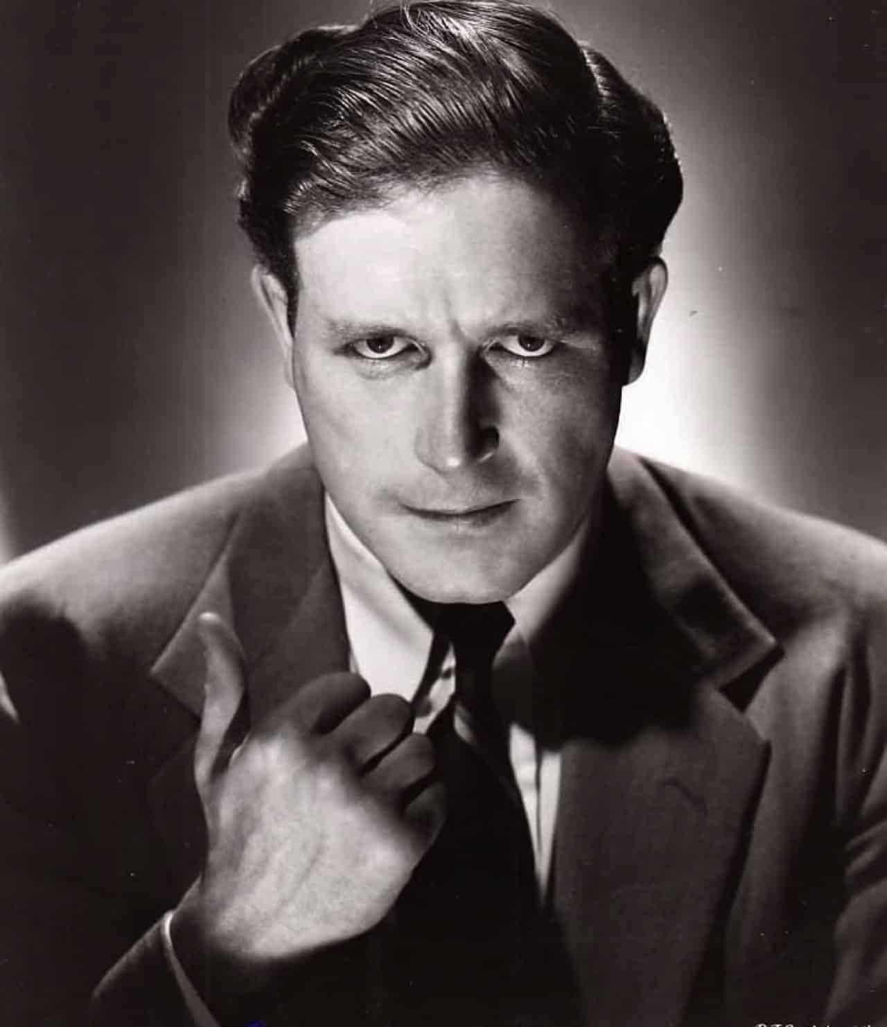 Lawrence Tierney in a publicity shot thumbing a lift