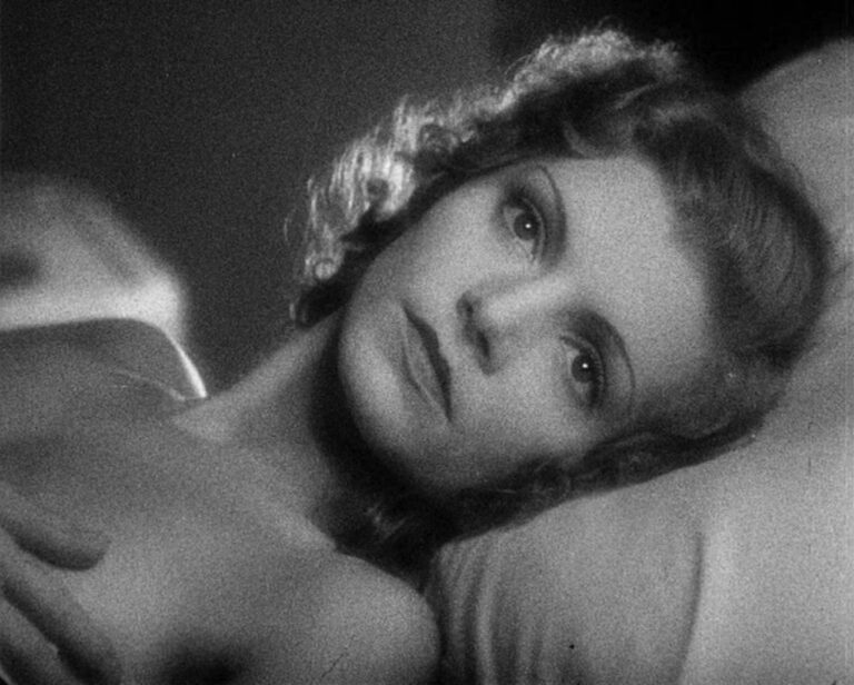 Peggy Shannon as Claire