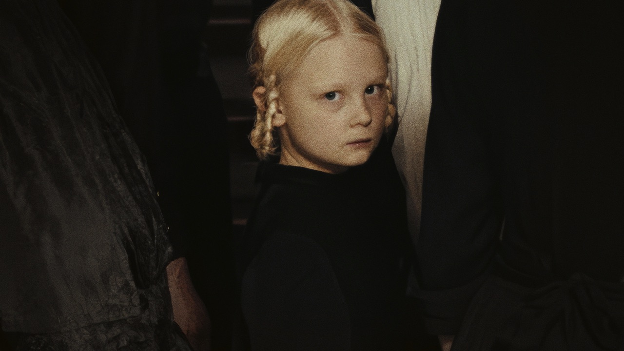 Hanna Heckt as young Alma