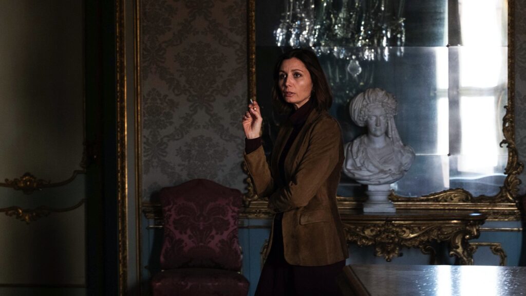 Anna Ferzetti as the President's daughter