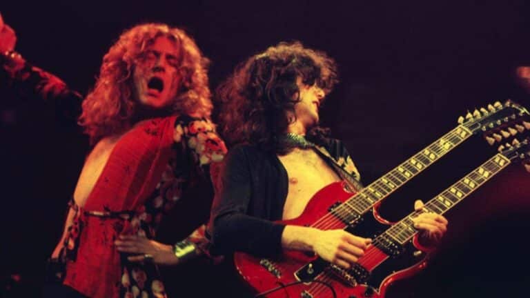 Robert Plant and Jimmy Page on stage