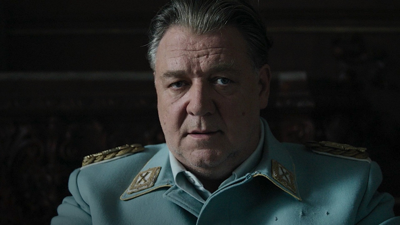 Close up of Russell Crowe as Göring