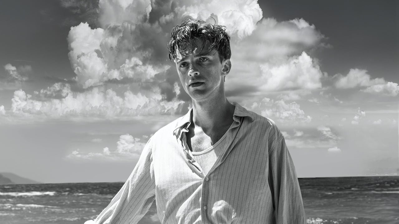 Benjamin Voisin as Meursault